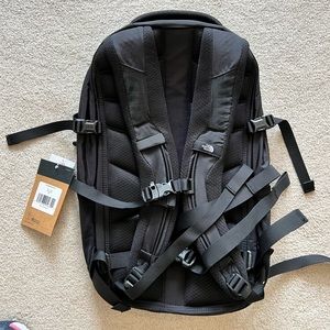 THE NORTH FACE FALL LINE BLACK BACKPACK NEW